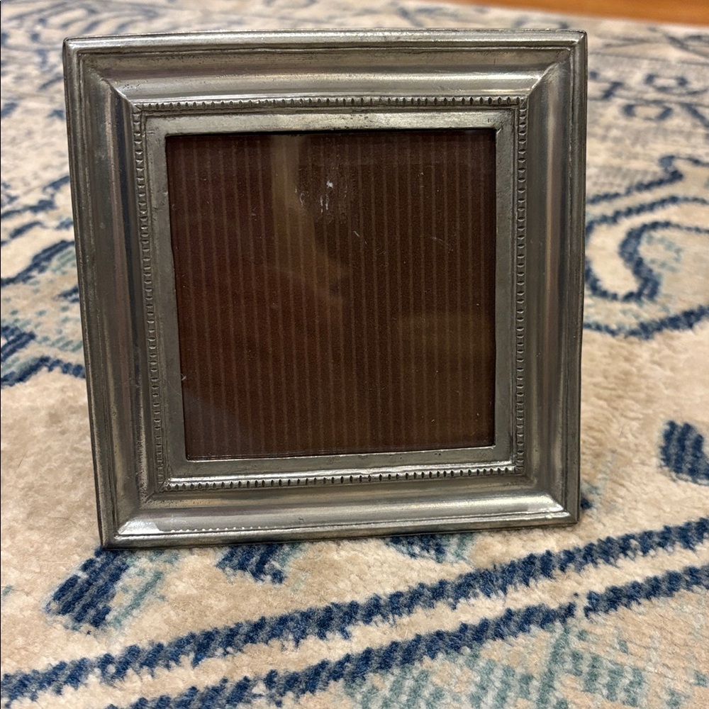 Vintage Silver Plated square picture frame 5.5” x 5.5” with 3.5” x 3.5” picture